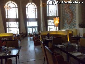 [P17] Seara in interiorul unui alt restaurant din cadrul complexului Mina Seyahi in care masa se serveste tip bufet suedez.  » foto by Dan Petrescu
 - 
<span class="allrVoted glyphicon glyphicon-heart hidden" id="av678473"></span>
<a class="m-l-10 hidden" id="sv678473" onclick="voting_Foto_DelVot(,678473,19463)" role="button">șterge vot <span class="glyphicon glyphicon-remove"></span></a>
<a id="v9678473" class=" c-red"  onclick="voting_Foto_SetVot(678473)" role="button"><span class="glyphicon glyphicon-heart-empty"></span> <b>LIKE</b> = Votează poza</a> <img class="hidden"  id="f678473W9" src="/imagini/loader.gif" border="0" /><span class="AjErrMes hidden" id="e678473ErM"></span>