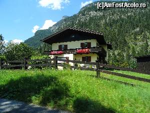[P11] Austria : imagine din Tirol, pe drumul spre Waidring » foto by mariana.olaru
 - 
<span class="allrVoted glyphicon glyphicon-heart hidden" id="av680865"></span>
<a class="m-l-10 hidden" id="sv680865" onclick="voting_Foto_DelVot(,680865,19484)" role="button">șterge vot <span class="glyphicon glyphicon-remove"></span></a>
<a id="v9680865" class=" c-red"  onclick="voting_Foto_SetVot(680865)" role="button"><span class="glyphicon glyphicon-heart-empty"></span> <b>LIKE</b> = Votează poza</a> <img class="hidden"  id="f680865W9" src="/imagini/loader.gif" border="0" /><span class="AjErrMes hidden" id="e680865ErM"></span>