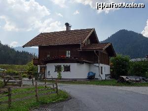 [P52] Austria, Waidring : din colecția de vile a localității » foto by mariana.olaru
 - 
<span class="allrVoted glyphicon glyphicon-heart hidden" id="av680940"></span>
<a class="m-l-10 hidden" id="sv680940" onclick="voting_Foto_DelVot(,680940,19484)" role="button">șterge vot <span class="glyphicon glyphicon-remove"></span></a>
<a id="v9680940" class=" c-red"  onclick="voting_Foto_SetVot(680940)" role="button"><span class="glyphicon glyphicon-heart-empty"></span> <b>LIKE</b> = Votează poza</a> <img class="hidden"  id="f680940W9" src="/imagini/loader.gif" border="0" /><span class="AjErrMes hidden" id="e680940ErM"></span>