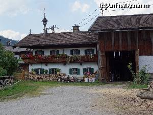[P53] Austria, Waidring : din colecția de vile a localității » foto by mariana.olaru
 - 
<span class="allrVoted glyphicon glyphicon-heart hidden" id="av680941"></span>
<a class="m-l-10 hidden" id="sv680941" onclick="voting_Foto_DelVot(,680941,19484)" role="button">șterge vot <span class="glyphicon glyphicon-remove"></span></a>
<a id="v9680941" class=" c-red"  onclick="voting_Foto_SetVot(680941)" role="button"><span class="glyphicon glyphicon-heart-empty"></span> <b>LIKE</b> = Votează poza</a> <img class="hidden"  id="f680941W9" src="/imagini/loader.gif" border="0" /><span class="AjErrMes hidden" id="e680941ErM"></span>