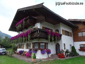 [P54] Austria, Waidring : din colecția de vile a localității » foto by mariana.olaru
 - 
<span class="allrVoted glyphicon glyphicon-heart hidden" id="av680943"></span>
<a class="m-l-10 hidden" id="sv680943" onclick="voting_Foto_DelVot(,680943,19484)" role="button">șterge vot <span class="glyphicon glyphicon-remove"></span></a>
<a id="v9680943" class=" c-red"  onclick="voting_Foto_SetVot(680943)" role="button"><span class="glyphicon glyphicon-heart-empty"></span> <b>LIKE</b> = Votează poza</a> <img class="hidden"  id="f680943W9" src="/imagini/loader.gif" border="0" /><span class="AjErrMes hidden" id="e680943ErM"></span>