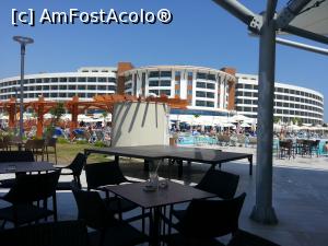 [P06] Hotelul vazut de la Pool Bar » foto by gioko
 - 
<span class="allrVoted glyphicon glyphicon-heart hidden" id="av783057"></span>
<a class="m-l-10 hidden" id="sv783057" onclick="voting_Foto_DelVot(,783057,19580)" role="button">șterge vot <span class="glyphicon glyphicon-remove"></span></a>
<a id="v9783057" class=" c-red"  onclick="voting_Foto_SetVot(783057)" role="button"><span class="glyphicon glyphicon-heart-empty"></span> <b>LIKE</b> = Votează poza</a> <img class="hidden"  id="f783057W9" src="/imagini/loader.gif" border="0" /><span class="AjErrMes hidden" id="e783057ErM"></span>