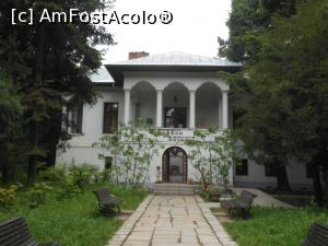 [P23] București - Grădina Botanică "Dimitrie Brândză". Muzeul Botanic. » foto by iulianic
 - 
<span class="allrVoted glyphicon glyphicon-heart hidden" id="av1364217"></span>
<a class="m-l-10 hidden" id="sv1364217" onclick="voting_Foto_DelVot(,1364217,19622)" role="button">șterge vot <span class="glyphicon glyphicon-remove"></span></a>
<a id="v91364217" class=" c-red"  onclick="voting_Foto_SetVot(1364217)" role="button"><span class="glyphicon glyphicon-heart-empty"></span> <b>LIKE</b> = Votează poza</a> <img class="hidden"  id="f1364217W9" src="/imagini/loader.gif" border="0" /><span class="AjErrMes hidden" id="e1364217ErM"></span>