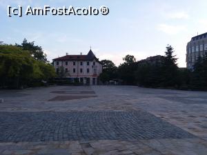 [P06] Piata Hristo Botev » foto by vulpe mihaela
 - 
<span class="allrVoted glyphicon glyphicon-heart hidden" id="av1072822"></span>
<a class="m-l-10 hidden" id="sv1072822" onclick="voting_Foto_DelVot(,1072822,19642)" role="button">șterge vot <span class="glyphicon glyphicon-remove"></span></a>
<a id="v91072822" class=" c-red"  onclick="voting_Foto_SetVot(1072822)" role="button"><span class="glyphicon glyphicon-heart-empty"></span> <b>LIKE</b> = Votează poza</a> <img class="hidden"  id="f1072822W9" src="/imagini/loader.gif" border="0" /><span class="AjErrMes hidden" id="e1072822ErM"></span>