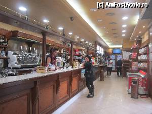 [P33] Un bar, o cafenea » foto by bica adriana
 - 
<span class="allrVoted glyphicon glyphicon-heart hidden" id="av691172"></span>
<a class="m-l-10 hidden" id="sv691172" onclick="voting_Foto_DelVot(,691172,19644)" role="button">șterge vot <span class="glyphicon glyphicon-remove"></span></a>
<a id="v9691172" class=" c-red"  onclick="voting_Foto_SetVot(691172)" role="button"><span class="glyphicon glyphicon-heart-empty"></span> <b>LIKE</b> = Votează poza</a> <img class="hidden"  id="f691172W9" src="/imagini/loader.gif" border="0" /><span class="AjErrMes hidden" id="e691172ErM"></span>