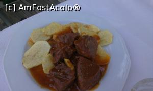 [P20] Taverna Panorama Kalamitsi - ”A dream you can live on”. Viţel în sos roşu.  » foto by bogumil
 - 
<span class="allrVoted glyphicon glyphicon-heart hidden" id="av732273"></span>
<a class="m-l-10 hidden" id="sv732273" onclick="voting_Foto_DelVot(,732273,19692)" role="button">șterge vot <span class="glyphicon glyphicon-remove"></span></a>
<a id="v9732273" class=" c-red"  onclick="voting_Foto_SetVot(732273)" role="button"><span class="glyphicon glyphicon-heart-empty"></span> <b>LIKE</b> = Votează poza</a> <img class="hidden"  id="f732273W9" src="/imagini/loader.gif" border="0" /><span class="AjErrMes hidden" id="e732273ErM"></span>