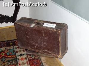 [P13] Geamantanul „chiriașului grăbit” - întotdeauna George Topîrceanu.  » foto by tata123 🔱
 - 
<span class="allrVoted glyphicon glyphicon-heart hidden" id="av1050459"></span>
<a class="m-l-10 hidden" id="sv1050459" onclick="voting_Foto_DelVot(,1050459,19757)" role="button">șterge vot <span class="glyphicon glyphicon-remove"></span></a>
<a id="v91050459" class=" c-red"  onclick="voting_Foto_SetVot(1050459)" role="button"><span class="glyphicon glyphicon-heart-empty"></span> <b>LIKE</b> = Votează poza</a> <img class="hidden"  id="f1050459W9" src="/imagini/loader.gif" border="0" /><span class="AjErrMes hidden" id="e1050459ErM"></span>