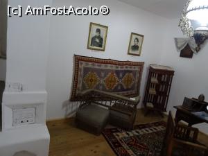 [P14] Sobă și un interesant scaun dublu.  » foto by tata123 🔱
 - 
<span class="allrVoted glyphicon glyphicon-heart hidden" id="av1050460"></span>
<a class="m-l-10 hidden" id="sv1050460" onclick="voting_Foto_DelVot(,1050460,19757)" role="button">șterge vot <span class="glyphicon glyphicon-remove"></span></a>
<a id="v91050460" class=" c-red"  onclick="voting_Foto_SetVot(1050460)" role="button"><span class="glyphicon glyphicon-heart-empty"></span> <b>LIKE</b> = Votează poza</a> <img class="hidden"  id="f1050460W9" src="/imagini/loader.gif" border="0" /><span class="AjErrMes hidden" id="e1050460ErM"></span>