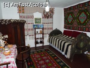 [P15] Camera din stânga - dormitorul soției Victoria.  » foto by tata123 🔱
 - 
<span class="allrVoted glyphicon glyphicon-heart hidden" id="av1050461"></span>
<a class="m-l-10 hidden" id="sv1050461" onclick="voting_Foto_DelVot(,1050461,19757)" role="button">șterge vot <span class="glyphicon glyphicon-remove"></span></a>
<a id="v91050461" class=" c-red"  onclick="voting_Foto_SetVot(1050461)" role="button"><span class="glyphicon glyphicon-heart-empty"></span> <b>LIKE</b> = Votează poza</a> <img class="hidden"  id="f1050461W9" src="/imagini/loader.gif" border="0" /><span class="AjErrMes hidden" id="e1050461ErM"></span>