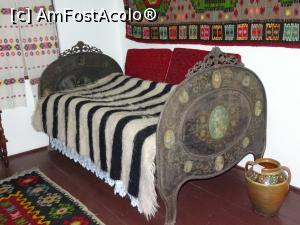 [P18] Un pat deosebit - Casa memorială „G. Topîrceanu” - Nămăiești, Argeș.  » foto by tata123 🔱
 - 
<span class="allrVoted glyphicon glyphicon-heart hidden" id="av1050464"></span>
<a class="m-l-10 hidden" id="sv1050464" onclick="voting_Foto_DelVot(,1050464,19757)" role="button">șterge vot <span class="glyphicon glyphicon-remove"></span></a>
<a id="v91050464" class=" c-red"  onclick="voting_Foto_SetVot(1050464)" role="button"><span class="glyphicon glyphicon-heart-empty"></span> <b>LIKE</b> = Votează poza</a> <img class="hidden"  id="f1050464W9" src="/imagini/loader.gif" border="0" /><span class="AjErrMes hidden" id="e1050464ErM"></span>