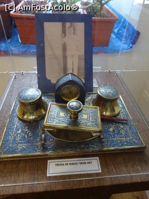 [P07] O frumoasă trusă de birou aflată în muzeu.  » foto by tata123 🔱
 - 
<span class="allrVoted glyphicon glyphicon-heart hidden" id="av1050453"></span>
<a class="m-l-10 hidden" id="sv1050453" onclick="voting_Foto_DelVot(,1050453,19757)" role="button">șterge vot <span class="glyphicon glyphicon-remove"></span></a>
<a id="v91050453" class=" c-red"  onclick="voting_Foto_SetVot(1050453)" role="button"><span class="glyphicon glyphicon-heart-empty"></span> <b>LIKE</b> = Votează poza</a> <img class="hidden"  id="f1050453W9" src="/imagini/loader.gif" border="0" /><span class="AjErrMes hidden" id="e1050453ErM"></span>