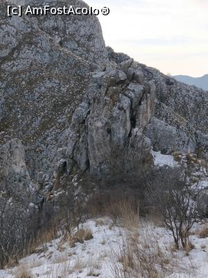 [P13] Piatra Secuiului 1128m » foto by Dana2008
 - 
<span class="allrVoted glyphicon glyphicon-heart hidden" id="av1146308"></span>
<a class="m-l-10 hidden" id="sv1146308" onclick="voting_Foto_DelVot(,1146308,19767)" role="button">șterge vot <span class="glyphicon glyphicon-remove"></span></a>
<a id="v91146308" class=" c-red"  onclick="voting_Foto_SetVot(1146308)" role="button"><span class="glyphicon glyphicon-heart-empty"></span> <b>LIKE</b> = Votează poza</a> <img class="hidden"  id="f1146308W9" src="/imagini/loader.gif" border="0" /><span class="AjErrMes hidden" id="e1146308ErM"></span>