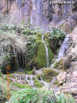 P19 [OCT-2014] Cascada Pisoaia minune a naturii