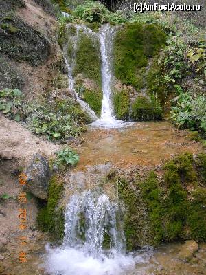 P09 [OCT-2014] Cascada Pisoaia minune a naturii