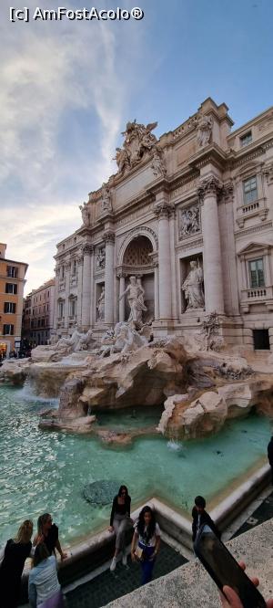 [P02] Fontana di Trevi » foto by Keyla
 - 
<span class="allrVoted glyphicon glyphicon-heart hidden" id="av1361812"></span>
<a class="m-l-10 hidden" id="sv1361812" onclick="voting_Foto_DelVot(,1361812,19894)" role="button">șterge vot <span class="glyphicon glyphicon-remove"></span></a>
<a id="v91361812" class=" c-red"  onclick="voting_Foto_SetVot(1361812)" role="button"><span class="glyphicon glyphicon-heart-empty"></span> <b>LIKE</b> = Votează poza</a> <img class="hidden"  id="f1361812W9" src="/imagini/loader.gif" border="0" /><span class="AjErrMes hidden" id="e1361812ErM"></span>