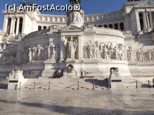[P06] Altare Della Patria » foto by cloverina
 - 
<span class="allrVoted glyphicon glyphicon-heart hidden" id="av778340"></span>
<a class="m-l-10 hidden" id="sv778340" onclick="voting_Foto_DelVot(,778340,19894)" role="button">șterge vot <span class="glyphicon glyphicon-remove"></span></a>
<a id="v9778340" class=" c-red"  onclick="voting_Foto_SetVot(778340)" role="button"><span class="glyphicon glyphicon-heart-empty"></span> <b>LIKE</b> = Votează poza</a> <img class="hidden"  id="f778340W9" src="/imagini/loader.gif" border="0" /><span class="AjErrMes hidden" id="e778340ErM"></span>