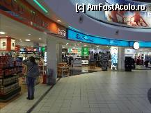 [P36] Aeroportul Luton - Duty Free Shops. » foto by TraianS
 - 
<span class="allrVoted glyphicon glyphicon-heart hidden" id="av308262"></span>
<a class="m-l-10 hidden" id="sv308262" onclick="voting_Foto_DelVot(,308262,19896)" role="button">șterge vot <span class="glyphicon glyphicon-remove"></span></a>
<a id="v9308262" class=" c-red"  onclick="voting_Foto_SetVot(308262)" role="button"><span class="glyphicon glyphicon-heart-empty"></span> <b>LIKE</b> = Votează poza</a> <img class="hidden"  id="f308262W9" src="/imagini/loader.gif" border="0" /><span class="AjErrMes hidden" id="e308262ErM"></span>