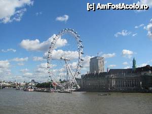 [P20] London Eye » foto by sorinpopa
 - 
<span class="allrVoted glyphicon glyphicon-heart hidden" id="av488904"></span>
<a class="m-l-10 hidden" id="sv488904" onclick="voting_Foto_DelVot(,488904,19896)" role="button">șterge vot <span class="glyphicon glyphicon-remove"></span></a>
<a id="v9488904" class=" c-red"  onclick="voting_Foto_SetVot(488904)" role="button"><span class="glyphicon glyphicon-heart-empty"></span> <b>LIKE</b> = Votează poza</a> <img class="hidden"  id="f488904W9" src="/imagini/loader.gif" border="0" /><span class="AjErrMes hidden" id="e488904ErM"></span>