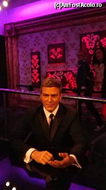 [P25] Carismaticul George Clooney dand autografe imaginare » foto by roxana.tomina
 - 
<span class="allrVoted glyphicon glyphicon-heart hidden" id="av319449"></span>
<a class="m-l-10 hidden" id="sv319449" onclick="voting_Foto_DelVot(,319449,20018)" role="button">șterge vot <span class="glyphicon glyphicon-remove"></span></a>
<a id="v9319449" class=" c-red"  onclick="voting_Foto_SetVot(319449)" role="button"><span class="glyphicon glyphicon-heart-empty"></span> <b>LIKE</b> = Votează poza</a> <img class="hidden"  id="f319449W9" src="/imagini/loader.gif" border="0" /><span class="AjErrMes hidden" id="e319449ErM"></span>