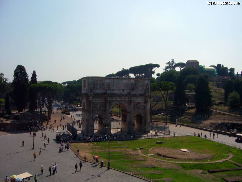 [P33] Incursiune în Roma (III) Colina Palatină, vedere dinspre Colloseum spre Arcul lui Constanin. În spatele acestuia se află Via di S. Gregorio ce ne duce spre Colina Palatină. » foto by magdalena
 - 
<span class="allrVoted glyphicon glyphicon-heart hidden" id="av281511"></span>
<a class="m-l-10 hidden" id="sv281511" onclick="voting_Foto_DelVot(,281511,20020)" role="button">șterge vot <span class="glyphicon glyphicon-remove"></span></a>
<a id="v9281511" class=" c-red"  onclick="voting_Foto_SetVot(281511)" role="button"><span class="glyphicon glyphicon-heart-empty"></span> <b>LIKE</b> = Votează poza</a> <img class="hidden"  id="f281511W9" src="/imagini/loader.gif" border="0" /><span class="AjErrMes hidden" id="e281511ErM"></span>