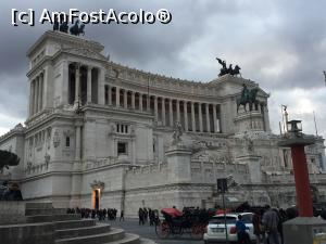 [P02] Impresionantul <b>Altare della Patria sau Monumento Nazionale a Vittorio Emmanuele II</b> » foto by Dan&Ema
 - 
<span class="allrVoted glyphicon glyphicon-heart hidden" id="av939100"></span>
<a class="m-l-10 hidden" id="sv939100" onclick="voting_Foto_DelVot(,939100,20021)" role="button">șterge vot <span class="glyphicon glyphicon-remove"></span></a>
<a id="v9939100" class=" c-red"  onclick="voting_Foto_SetVot(939100)" role="button"><span class="glyphicon glyphicon-heart-empty"></span> <b>LIKE</b> = Votează poza</a> <img class="hidden"  id="f939100W9" src="/imagini/loader.gif" border="0" /><span class="AjErrMes hidden" id="e939100ErM"></span>