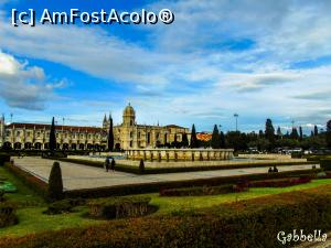 [P02] Manastirea Jeronimos pozata din Jardim da Praça do Império » foto by GabrielaG
 - 
<span class="allrVoted glyphicon glyphicon-heart hidden" id="av843464"></span>
<a class="m-l-10 hidden" id="sv843464" onclick="voting_Foto_DelVot(,843464,20047)" role="button">șterge vot <span class="glyphicon glyphicon-remove"></span></a>
<a id="v9843464" class=" c-red"  onclick="voting_Foto_SetVot(843464)" role="button"><span class="glyphicon glyphicon-heart-empty"></span> <b>LIKE</b> = Votează poza</a> <img class="hidden"  id="f843464W9" src="/imagini/loader.gif" border="0" /><span class="AjErrMes hidden" id="e843464ErM"></span>