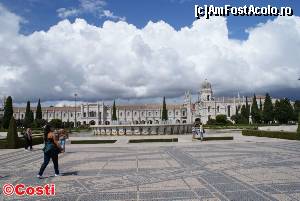 [P20] Vedere spre Mosteiro dos Jerónimos din Praça do Império » foto by Costi
 - 
<span class="allrVoted glyphicon glyphicon-heart hidden" id="av502179"></span>
<a class="m-l-10 hidden" id="sv502179" onclick="voting_Foto_DelVot(,502179,20047)" role="button">șterge vot <span class="glyphicon glyphicon-remove"></span></a>
<a id="v9502179" class=" c-red"  onclick="voting_Foto_SetVot(502179)" role="button"><span class="glyphicon glyphicon-heart-empty"></span> <b>LIKE</b> = Votează poza</a> <img class="hidden"  id="f502179W9" src="/imagini/loader.gif" border="0" /><span class="AjErrMes hidden" id="e502179ErM"></span>