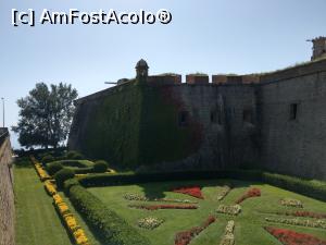 [P50] Cealaltă parte a șanțului de apărare, din stânga, a podului de intrare.  » foto by maryka
 - 
<span class="allrVoted glyphicon glyphicon-heart hidden" id="av1116874"></span>
<a class="m-l-10 hidden" id="sv1116874" onclick="voting_Foto_DelVot(,1116874,20055)" role="button">șterge vot <span class="glyphicon glyphicon-remove"></span></a>
<a id="v91116874" class=" c-red"  onclick="voting_Foto_SetVot(1116874)" role="button"><span class="glyphicon glyphicon-heart-empty"></span> <b>LIKE</b> = Votează poza</a> <img class="hidden"  id="f1116874W9" src="/imagini/loader.gif" border="0" /><span class="AjErrMes hidden" id="e1116874ErM"></span>