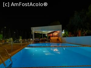 [P05] Piscina si pool bar » foto by Catalin Mate
 - 
<span class="allrVoted glyphicon glyphicon-heart hidden" id="av882885"></span>
<a class="m-l-10 hidden" id="sv882885" onclick="voting_Foto_DelVot(,882885,20136)" role="button">șterge vot <span class="glyphicon glyphicon-remove"></span></a>
<a id="v9882885" class=" c-red"  onclick="voting_Foto_SetVot(882885)" role="button"><span class="glyphicon glyphicon-heart-empty"></span> <b>LIKE</b> = Votează poza</a> <img class="hidden"  id="f882885W9" src="/imagini/loader.gif" border="0" /><span class="AjErrMes hidden" id="e882885ErM"></span>