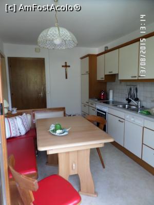 [P10] Bucătăria apartamentului nostru de la Haus Farmer » foto by Alina53
 - 
<span class="allrVoted glyphicon glyphicon-heart hidden" id="av730071"></span>
<a class="m-l-10 hidden" id="sv730071" onclick="voting_Foto_DelVot(,730071,20171)" role="button">șterge vot <span class="glyphicon glyphicon-remove"></span></a>
<a id="v9730071" class=" c-red"  onclick="voting_Foto_SetVot(730071)" role="button"><span class="glyphicon glyphicon-heart-empty"></span> <b>LIKE</b> = Votează poza</a> <img class="hidden"  id="f730071W9" src="/imagini/loader.gif" border="0" /><span class="AjErrMes hidden" id="e730071ErM"></span>