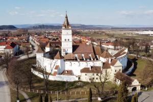 [P01] Hărman, Biserica Evanghelică Fortificată văzută de sus, primăvara » foto by mprofeanu <span class="label label-default labelC_thin small">NEVOTABILĂ</span>