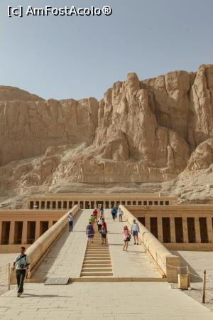 [P05] Templul lui Hatshepsut » foto by Alina Roxana
 - 
<span class="allrVoted glyphicon glyphicon-heart hidden" id="av1047426"></span>
<a class="m-l-10 hidden" id="sv1047426" onclick="voting_Foto_DelVot(,1047426,20178)" role="button">șterge vot <span class="glyphicon glyphicon-remove"></span></a>
<a id="v91047426" class=" c-red"  onclick="voting_Foto_SetVot(1047426)" role="button"><span class="glyphicon glyphicon-heart-empty"></span> <b>LIKE</b> = Votează poza</a> <img class="hidden"  id="f1047426W9" src="/imagini/loader.gif" border="0" /><span class="AjErrMes hidden" id="e1047426ErM"></span>