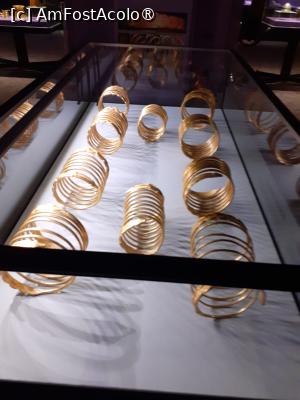 [P07] Alte brăţări dacice de la Sarmisegetuza » foto by Michi
 - 
<span class="allrVoted glyphicon glyphicon-heart hidden" id="av1526079"></span>
<a class="m-l-10 hidden" id="sv1526079" onclick="voting_Foto_DelVot(,1526079,20188)" role="button">șterge vot <span class="glyphicon glyphicon-remove"></span></a>
<a id="v91526079" class=" c-red"  onclick="voting_Foto_SetVot(1526079)" role="button"><span class="glyphicon glyphicon-heart-empty"></span> <b>LIKE</b> = Votează poza</a> <img class="hidden"  id="f1526079W9" src="/imagini/loader.gif" border="0" /><span class="AjErrMes hidden" id="e1526079ErM"></span>