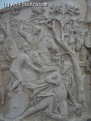[P22] Sinuciderea regelui Decebal - Columna lui Traian.  » foto by tata123 🔱
 - 
<span class="allrVoted glyphicon glyphicon-heart hidden" id="av1048866"></span>
<a class="m-l-10 hidden" id="sv1048866" onclick="voting_Foto_DelVot(,1048866,20188)" role="button">șterge vot <span class="glyphicon glyphicon-remove"></span></a>
<a id="v91048866" class=" c-red"  onclick="voting_Foto_SetVot(1048866)" role="button"><span class="glyphicon glyphicon-heart-empty"></span> <b>LIKE</b> = Votează poza</a> <img class="hidden"  id="f1048866W9" src="/imagini/loader.gif" border="0" /><span class="AjErrMes hidden" id="e1048866ErM"></span>