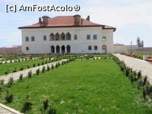 [P15] Fațada nordică a palatului - Potlogi.  » foto by tata123 🔱
 - 
<span class="allrVoted glyphicon glyphicon-heart hidden" id="av731577"></span>
<a class="m-l-10 hidden" id="sv731577" onclick="voting_Foto_DelVot(,731577,20192)" role="button">șterge vot <span class="glyphicon glyphicon-remove"></span></a>
<a id="v9731577" class=" c-red"  onclick="voting_Foto_SetVot(731577)" role="button"><span class="glyphicon glyphicon-heart-empty"></span> <b>LIKE</b> = Votează poza</a> <img class="hidden"  id="f731577W9" src="/imagini/loader.gif" border="0" /><span class="AjErrMes hidden" id="e731577ErM"></span>
