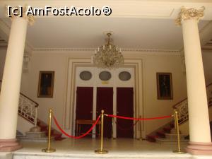 [P16] Din foaier urma să intrăm în Sala de Teatru.  » foto by Floryn81
 - 
<span class="allrVoted glyphicon glyphicon-heart hidden" id="av816789"></span>
<a class="m-l-10 hidden" id="sv816789" onclick="voting_Foto_DelVot(,816789,20240)" role="button">șterge vot <span class="glyphicon glyphicon-remove"></span></a>
<a id="v9816789" class=" c-red"  onclick="voting_Foto_SetVot(816789)" role="button"><span class="glyphicon glyphicon-heart-empty"></span> <b>LIKE</b> = Votează poza</a> <img class="hidden"  id="f816789W9" src="/imagini/loader.gif" border="0" /><span class="AjErrMes hidden" id="e816789ErM"></span>