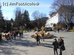 [P21] Sinaia - Casinoul. În fața intrării principale.  » foto by iulianic
 - 
<span class="allrVoted glyphicon glyphicon-heart hidden" id="av1037478"></span>
<a class="m-l-10 hidden" id="sv1037478" onclick="voting_Foto_DelVot(,1037478,20240)" role="button">șterge vot <span class="glyphicon glyphicon-remove"></span></a>
<a id="v91037478" class=" c-red"  onclick="voting_Foto_SetVot(1037478)" role="button"><span class="glyphicon glyphicon-heart-empty"></span> <b>LIKE</b> = Votează poza</a> <img class="hidden"  id="f1037478W9" src="/imagini/loader.gif" border="0" /><span class="AjErrMes hidden" id="e1037478ErM"></span>
