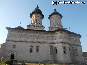 [P07] Biserica văzută de la intrarea în mănăstire.  » foto by amalia80
 - 
<span class="allrVoted glyphicon glyphicon-heart hidden" id="av650814"></span>
<a class="m-l-10 hidden" id="sv650814" onclick="voting_Foto_DelVot(,650814,20256)" role="button">șterge vot <span class="glyphicon glyphicon-remove"></span></a>
<a id="v9650814" class=" c-red"  onclick="voting_Foto_SetVot(650814)" role="button"><span class="glyphicon glyphicon-heart-empty"></span> <b>LIKE</b> = Votează poza</a> <img class="hidden"  id="f650814W9" src="/imagini/loader.gif" border="0" /><span class="AjErrMes hidden" id="e650814ErM"></span>