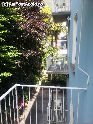 [P02] Vedere de pe balcon spre curtea interioara » foto by Michaell
 - 
<span class="allrVoted glyphicon glyphicon-heart hidden" id="av740565"></span>
<a class="m-l-10 hidden" id="sv740565" onclick="voting_Foto_DelVot(,740565,20313)" role="button">șterge vot <span class="glyphicon glyphicon-remove"></span></a>
<a id="v9740565" class=" c-red"  onclick="voting_Foto_SetVot(740565)" role="button"><span class="glyphicon glyphicon-heart-empty"></span> <b>LIKE</b> = Votează poza</a> <img class="hidden"  id="f740565W9" src="/imagini/loader.gif" border="0" /><span class="AjErrMes hidden" id="e740565ErM"></span>