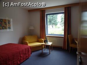 [P08] Camera cu fotoliu pentru 3 ca mine :)  » foto by fanespoitorul
 - 
<span class="allrVoted glyphicon glyphicon-heart hidden" id="av746105"></span>
<a class="m-l-10 hidden" id="sv746105" onclick="voting_Foto_DelVot(,746105,20363)" role="button">șterge vot <span class="glyphicon glyphicon-remove"></span></a>
<a id="v9746105" class=" c-red"  onclick="voting_Foto_SetVot(746105)" role="button"><span class="glyphicon glyphicon-heart-empty"></span> <b>LIKE</b> = Votează poza</a> <img class="hidden"  id="f746105W9" src="/imagini/loader.gif" border="0" /><span class="AjErrMes hidden" id="e746105ErM"></span>