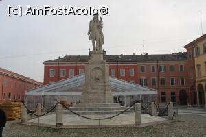 [P11] Modena, Piazza Roma, Munumento Ciro Menotti, lider modenez al insurecției din 1831 » foto by mprofeanu
 - 
<span class="allrVoted glyphicon glyphicon-heart hidden" id="av1347655"></span>
<a class="m-l-10 hidden" id="sv1347655" onclick="voting_Foto_DelVot(,1347655,20366)" role="button">șterge vot <span class="glyphicon glyphicon-remove"></span></a>
<a id="v91347655" class=" c-red"  onclick="voting_Foto_SetVot(1347655)" role="button"><span class="glyphicon glyphicon-heart-empty"></span> <b>LIKE</b> = Votează poza</a> <img class="hidden"  id="f1347655W9" src="/imagini/loader.gif" border="0" /><span class="AjErrMes hidden" id="e1347655ErM"></span>