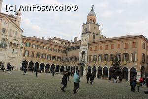 [P33] Modena, Piazza Grande, Palazzo Comunale, Torre dell'Orologio » foto by mprofeanu
 - 
<span class="allrVoted glyphicon glyphicon-heart hidden" id="av1347678"></span>
<a class="m-l-10 hidden" id="sv1347678" onclick="voting_Foto_DelVot(,1347678,20366)" role="button">șterge vot <span class="glyphicon glyphicon-remove"></span></a>
<a id="v91347678" class=" c-red"  onclick="voting_Foto_SetVot(1347678)" role="button"><span class="glyphicon glyphicon-heart-empty"></span> <b>LIKE</b> = Votează poza</a> <img class="hidden"  id="f1347678W9" src="/imagini/loader.gif" border="0" /><span class="AjErrMes hidden" id="e1347678ErM"></span>