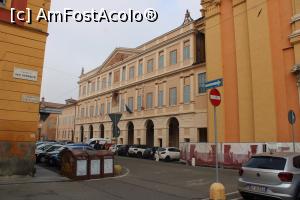 [P07] Modena, Piazza San Domenico, Instituto d'arte A. Venturi, se vede puțin în dreapta zidul Bisericii San Domenico » foto by mprofeanu
 - 
<span class="allrVoted glyphicon glyphicon-heart hidden" id="av1347651"></span>
<a class="m-l-10 hidden" id="sv1347651" onclick="voting_Foto_DelVot(,1347651,20366)" role="button">șterge vot <span class="glyphicon glyphicon-remove"></span></a>
<a id="v91347651" class=" c-red"  onclick="voting_Foto_SetVot(1347651)" role="button"><span class="glyphicon glyphicon-heart-empty"></span> <b>LIKE</b> = Votează poza</a> <img class="hidden"  id="f1347651W9" src="/imagini/loader.gif" border="0" /><span class="AjErrMes hidden" id="e1347651ErM"></span>