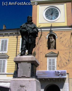 [P07] Statuia lui Giuseppe Garibaldi in fata Palatului Guvernatorului » foto by Radu Tudoran
 - 
<span class="allrVoted glyphicon glyphicon-heart hidden" id="av748509"></span>
<a class="m-l-10 hidden" id="sv748509" onclick="voting_Foto_DelVot(,748509,20384)" role="button">șterge vot <span class="glyphicon glyphicon-remove"></span></a>
<a id="v9748509" class=" c-red"  onclick="voting_Foto_SetVot(748509)" role="button"><span class="glyphicon glyphicon-heart-empty"></span> <b>LIKE</b> = Votează poza</a> <img class="hidden"  id="f748509W9" src="/imagini/loader.gif" border="0" /><span class="AjErrMes hidden" id="e748509ErM"></span>