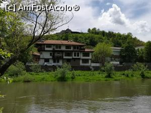 [P40] Hotelul văzut din parcul de peste râu (un pic de zoom)  » foto by crismis
 - 
<span class="allrVoted glyphicon glyphicon-heart hidden" id="av1071837"></span>
<a class="m-l-10 hidden" id="sv1071837" onclick="voting_Foto_DelVot(,1071837,20413)" role="button">șterge vot <span class="glyphicon glyphicon-remove"></span></a>
<a id="v91071837" class=" c-red"  onclick="voting_Foto_SetVot(1071837)" role="button"><span class="glyphicon glyphicon-heart-empty"></span> <b>LIKE</b> = Votează poza</a> <img class="hidden"  id="f1071837W9" src="/imagini/loader.gif" border="0" /><span class="AjErrMes hidden" id="e1071837ErM"></span>