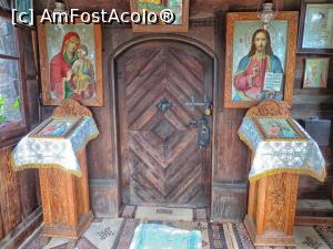[P31] Mănăstirea Sfântul Prooroc Ilie din Toplița :intrarea prin pridvor în Biserica veche » foto by mariana.olaru
 - 
<span class="allrVoted glyphicon glyphicon-heart hidden" id="av763002"></span>
<a class="m-l-10 hidden" id="sv763002" onclick="voting_Foto_DelVot(,763002,20563)" role="button">șterge vot <span class="glyphicon glyphicon-remove"></span></a>
<a id="v9763002" class=" c-red"  onclick="voting_Foto_SetVot(763002)" role="button"><span class="glyphicon glyphicon-heart-empty"></span> <b>LIKE</b> = Votează poza</a> <img class="hidden"  id="f763002W9" src="/imagini/loader.gif" border="0" /><span class="AjErrMes hidden" id="e763002ErM"></span>