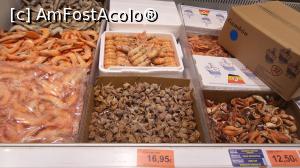 [P29] fructe de mare intr-un supermarket » foto by silvia tudoran
 - 
<span class="allrVoted glyphicon glyphicon-heart hidden" id="av766377"></span>
<a class="m-l-10 hidden" id="sv766377" onclick="voting_Foto_DelVot(,766377,20604)" role="button">șterge vot <span class="glyphicon glyphicon-remove"></span></a>
<a id="v9766377" class=" c-red"  onclick="voting_Foto_SetVot(766377)" role="button"><span class="glyphicon glyphicon-heart-empty"></span> <b>LIKE</b> = Votează poza</a> <img class="hidden"  id="f766377W9" src="/imagini/loader.gif" border="0" /><span class="AjErrMes hidden" id="e766377ErM"></span>