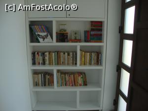 [P10] Să vedem cum arată interiorul - ne aflăm în holul de la intrare unde este o mică bibliotecă.  » foto by Floryn81
 - 
<span class="allrVoted glyphicon glyphicon-heart hidden" id="av769373"></span>
<a class="m-l-10 hidden" id="sv769373" onclick="voting_Foto_DelVot(,769373,20653)" role="button">șterge vot <span class="glyphicon glyphicon-remove"></span></a>
<a id="v9769373" class=" c-red"  onclick="voting_Foto_SetVot(769373)" role="button"><span class="glyphicon glyphicon-heart-empty"></span> <b>LIKE</b> = Votează poza</a> <img class="hidden"  id="f769373W9" src="/imagini/loader.gif" border="0" /><span class="AjErrMes hidden" id="e769373ErM"></span>