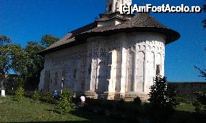 [P05] Biserica cu hramul 'Sf. Nicolae' (partea cu intrarea în pridvor) de la Mănăstirea Probota, sat Probota, oraş Dolhasca, jud. Suceava.  » foto by traian.leuca †
 - 
<span class="allrVoted glyphicon glyphicon-heart hidden" id="av433892"></span>
<a class="m-l-10 hidden" id="sv433892" onclick="voting_Foto_DelVot(,433892,20763)" role="button">șterge vot <span class="glyphicon glyphicon-remove"></span></a>
<a id="v9433892" class=" c-red"  onclick="voting_Foto_SetVot(433892)" role="button"><span class="glyphicon glyphicon-heart-empty"></span> <b>LIKE</b> = Votează poza</a> <img class="hidden"  id="f433892W9" src="/imagini/loader.gif" border="0" /><span class="AjErrMes hidden" id="e433892ErM"></span>