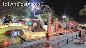 [P19] O alta zona aduce un omagiu poetilor celebri din Dinastia Tang, inclusiv Li Bai, Du Fu, Bai Juyi, Wang Wei. » foto by geani anto
 - 
<span class="allrVoted glyphicon glyphicon-heart hidden" id="av1503895"></span>
<a class="m-l-10 hidden" id="sv1503895" onclick="voting_Foto_DelVot(,1503895,20766)" role="button">șterge vot <span class="glyphicon glyphicon-remove"></span></a>
<a id="v91503895" class=" c-red"  onclick="voting_Foto_SetVot(1503895)" role="button"><span class="glyphicon glyphicon-heart-empty"></span> <b>LIKE</b> = Votează poza</a> <img class="hidden"  id="f1503895W9" src="/imagini/loader.gif" border="0" /><span class="AjErrMes hidden" id="e1503895ErM"></span>